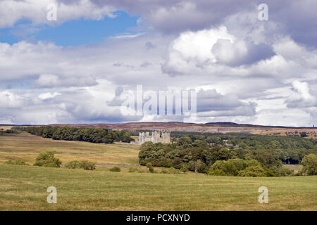 Bolton Castle in Wensleydale in den Yorkshire Dales entfernt, England war im 14. Jahrhundert gebaut. Stockfoto