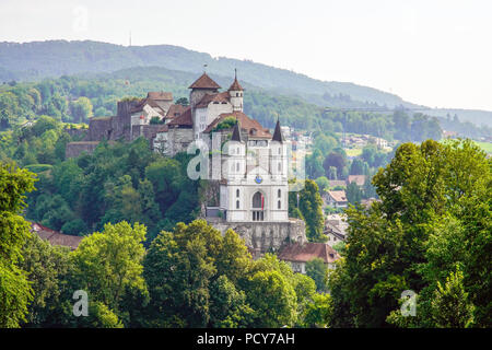 Blick auf Kirche und Aarau Aarburg, Schweiz. Stockfoto