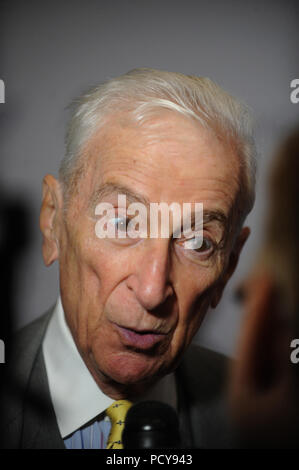 NEW YORK, NY - 24. Juli: Gay Talese besucht die Paley Center für Medien präsentiert: Paley Centennial Gruß an Frank Sinatra am 24. Juli 2015 in New York City People: Gay Talese Stockfoto