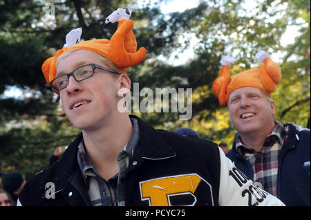 NEW YORK, NY - 26. NOVEMBER: Atmosphäre nimmt an der 89. jährliche Thanksgiving Day Parade von Macy's anzusehen am 26. November 2015 in New York City. Personen: Atmosphäre Stockfoto