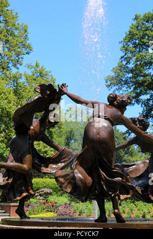 Untermeyer Brunnen im schönen Wintergarten Garten - der Garten nur im Central Park, Manhattan am 4. Juli 2017 in New York, USA. (Phot Stockfoto