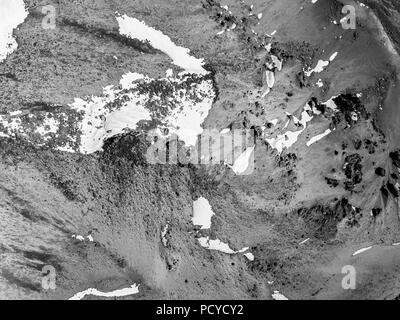 Eine Luftaufnahme, Anden Täler am Central Chile auf Cajon del Maipo, Santiago de Chile, atemberaubende Aussicht auf Berge und Gletscher, erstaunliche im Freien Stockfoto