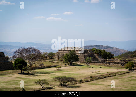 Monte Alban, einer Präkolumbianischen archäologischen Stätte, Oaxaca, Mexiko Stockfoto