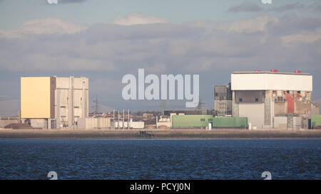 Heysham 1 (links) und 2 (rechts) Kernkraftwerke in Lancashire Stockfoto