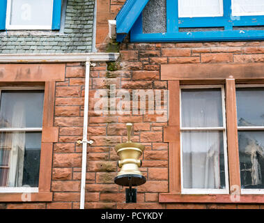 Alte Apotheke Mörser und Stößel symbol Zeichen über Stiefel Apotheke, High Street, North Berwick, Schottland, Großbritannien Stockfoto