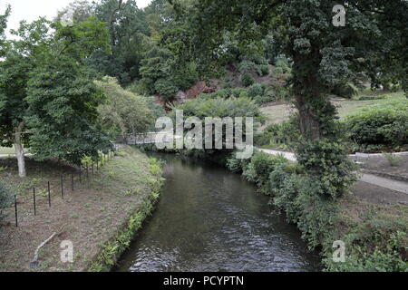 Der Fluss Bollin und Quarry Bank Mill in Styal, Cheshire, England, Großbritannien Stockfoto