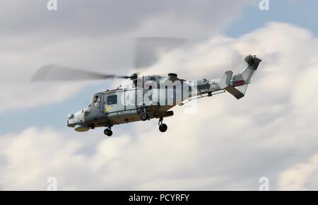 Royal Navy Wildcat HMA.2-Maritme Kampfhubschrauber ab 815 Naval Air Squadron Ankunft in RAF Fairford für die 2018 Royal International Air Tattoo Stockfoto