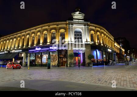 Merchant quadratisches Gebäude bei Nacht beleuchtet in der Merchant City Bereich von Glasgow, Schottland, Großbritannien Stockfoto