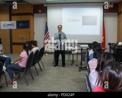 American Center und USAID host Debatte Club für Höhere Bildung Stockfoto