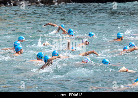 Schwimmen - Kreuz in Bajamar Gemeinde. Insel Teneriffa Stockfoto