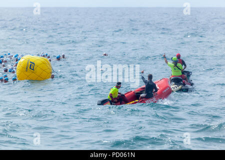 Schwimmen - Kreuz in Bajamar Gemeinde. Insel Teneriffa Stockfoto