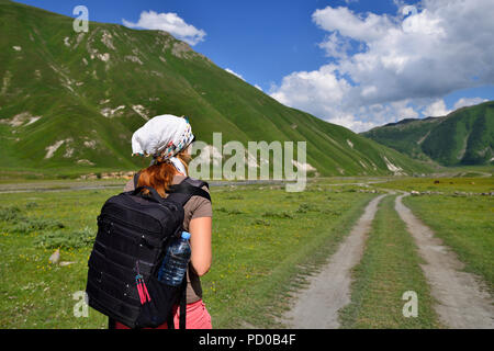 Schöne Truso Schlucht in der Nähe der Kazbegi Stadt in den Bergen des Kaukasus, Geprgia Stockfoto