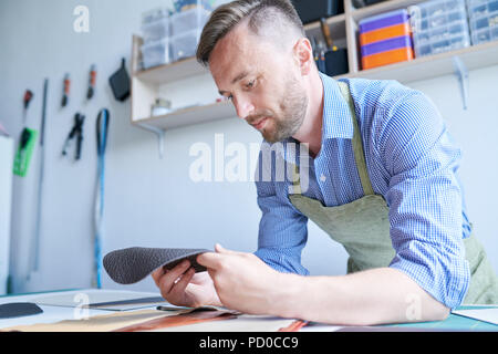 Maßgeschneiderte in Werkstatt Stockfoto