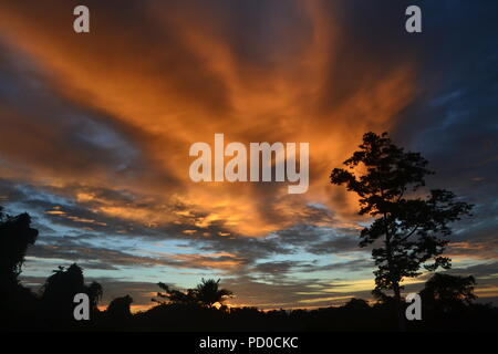 Wewak Hafen und Kairuru Insel, Murik Seen aus der Luft. Papua Neu Guinea. Stockfoto