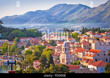 Stadt Cavtat Türmen und mit Blick aufs Wasser, Süd Dalmatien, Kroatien Stockfoto