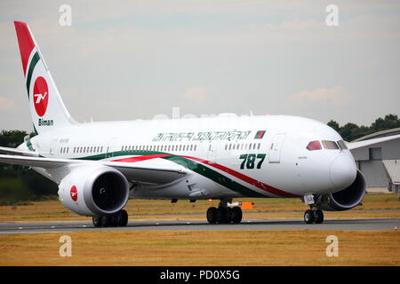 Boeing hat die 787 in der Bangladesh Airlines lvery Auf der Farnborough International Airshow 2018 Stockfoto