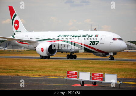 Boeing hat die 787 in der Bangladesh Airlines lvery Auf der Farnborough International Airshow 2018 Stockfoto