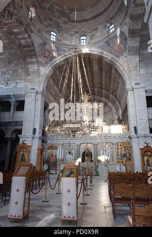 Parikia, Griechenland - Juni 4, 2018: Innenraum der Kirche Panagia Ekatontapyliani oder von 100 Türen. Es ist eine berühmte historische Byzantinische Kirche Komplex in Pariki Stockfoto