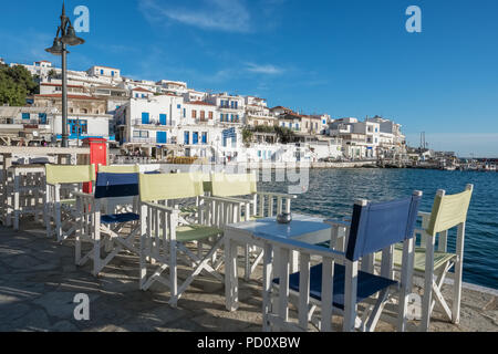 Malerische Dorf Batsi auf Andros, Kykladen, Griechenland Stockfoto