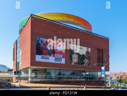 ARoS Aarhus Kunstmuseum, eine große Kunst Museum in Aarhus, Dänemark, mit Ihrem Regenbogen Panorama auf dem Dach Stockfoto