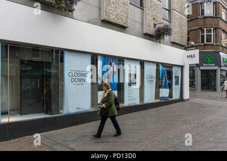 Marks und Spencer Store anzeigen Schließung Hinweise für 11. August 2018, Teil der radikalen Store Schließung des Unternehmens; Northampton, Großbritannien Stockfoto