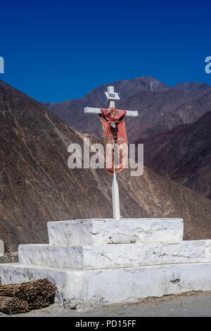 Kreuzung im Tal des Flusses Cañete, Anden, Lima, Peru. Stockfoto