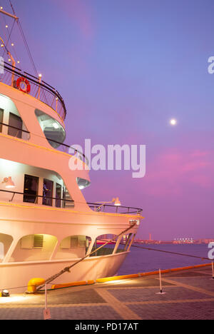 Kreuzfahrt Schiff an kobe Port, harborland, Kobe, Hyogo Präfektur, Japan Stockfoto