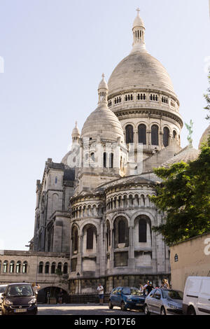 Heiliges Herz Paris Sacré-Coeur in Montmartre, von Nordosten, Paris, Frankreich, Europa gesehen. Stockfoto