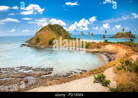 Schöne Aussicht auf die Halbinsel von tropischen Nacpan Strand bei Palawan. Philippinen. Stockfoto