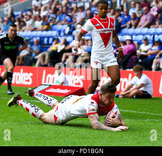 Bolton, Großbritannien. 5. August 2018. Der Universität von Bolton Stadium, Bolton, England; Ladbrokes Rugby Challenge Cup Halbfinale, St Helens versus Katalanen Drachen; Mark Percival von St Helens zählt eine versuchen, den 4-29 in der 50. Minute Stockfoto