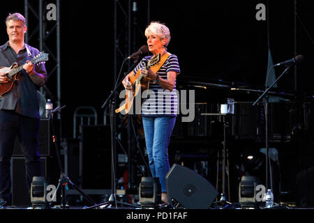 Köln, Deutschland. 03 Aug, 2018. Joan Baez live auf dem Roncalliplatz. Köln, 03.08.2018 | Verwendung der weltweiten Kredit: dpa/Alamy leben Nachrichten Stockfoto