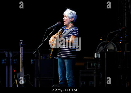 Köln, Deutschland. 03 Aug, 2018. Joan Baez live auf dem Roncalliplatz. Köln, 03.08.2018 | Verwendung der weltweiten Kredit: dpa/Alamy leben Nachrichten Stockfoto