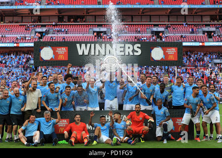 Wembley Stadion, London, UK. 5 Aug, 2018. FA Community Shield, Chelsea gegen Manchester City, Manchester City feiern mit der Charity Shield Credit: Aktion plus Sport/Alamy leben Nachrichten Stockfoto