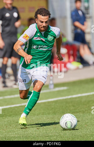 St. Gallen, Schweiz. 5. August 2018. Mickaël fouls Dereck
