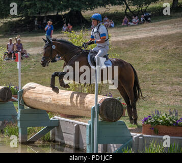 Gatcombe Park Gloucestershire Magic Millionen Festival britische Eventing. Francis Whittington & übereilte Imp am Wasser während Magic Millionen British Open Championships 2018 Stockfoto