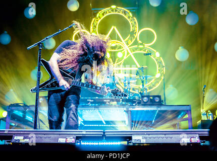 Austin, Texas, USA. 3 Aug, 2018. CLAUDIO SANCHEZ, Sänger und Gitarrist von Coheed und Cambria, führt auf dem Austin 360 Amphitheater in Austin, TX. Credit: Alicia Armijo/ZUMA Draht/Alamy leben Nachrichten Stockfoto