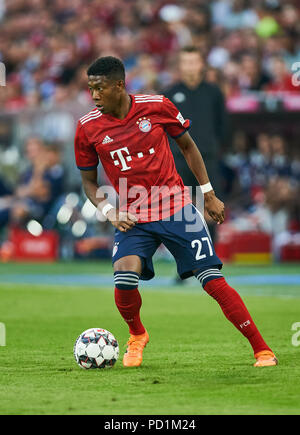 München, Deutschland. 5. August 2018. FC Bayern München - Manchester United, August 05, 2018 David Alaba, FCB 27 Antriebe, Steuerungen, die Kugel, Action, full-size, Single Action mit Kugel, vollen Körper, ganze Zahl, Ausschnitt, einzelne Schüsse, Kugel Behandlung, Pick-up, Kopfzeile, Ausschneiden, FC Bayern München - Manchester United 1-0 Test Match, Freundschaftsspiel, Manu, Saison 2018/2019, 5. August 2018 in München, A l l i a n z a r e n a, Deutschland. © Peter Schatz/Alamy Live News Credit: Peter Schatz/Alamy leben Nachrichten Stockfoto