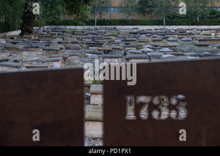 Novo Friedhof an der Queen Mary University in London. Historische sephardischen Juden Grabstätte im Mile End, East End von London. Stockfoto