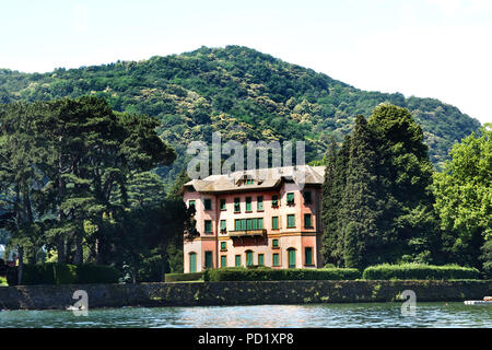 Blick auf Villa Dozzio in Cernobbio Lago di Como (Comer See) ist ein See von glazialen Ursprungs in der Lombardei Italien Italienisch. Stockfoto