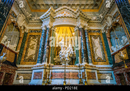 Die Ekstase der Heiligen Theresa in der Kirche von Santa Maria della Vittoria in Rom, Italien. Stockfoto