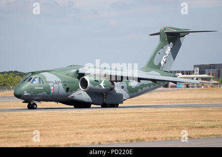 Embrear demonstrierte die Agilität und Handlichkeit der KC-390 Verkehrsmittel Flugzeug auf der Farnborough International Airshow 2018 Stockfoto