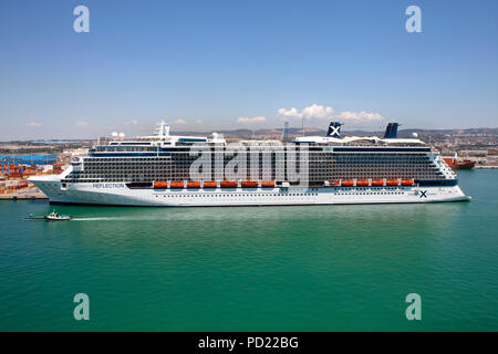 Celebrity Reflexion von Celebrity Cruises im Hafen von Civitavecchia eine Küstenstadt nordwestlich von Rom, in Italien Stockfoto