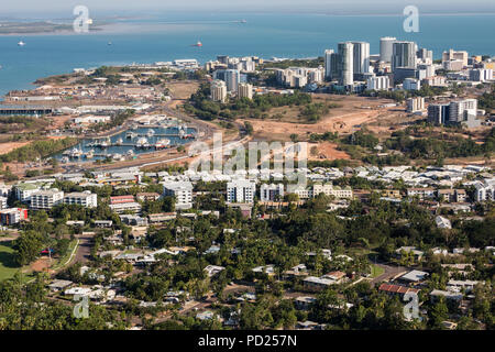 Ein Luftbild von Darwin, der Hauptstadt des Northern Territory von Australien, dem zentralen Geschäftsviertel und nahe gelegenen Vororten von Stuart Stockfoto