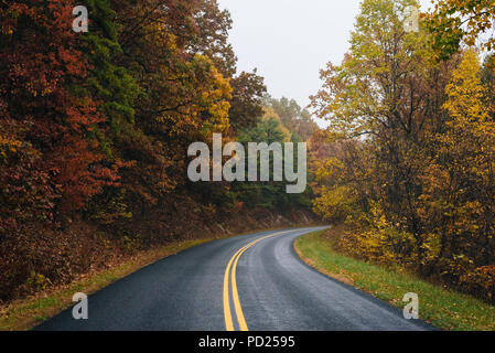 Herbst Farbe entlang der Blue Ridge Parkway, Virginia. Stockfoto