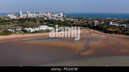 Ein Luftbild von Darwin, der Hauptstadt des Northern Territory von Australien von den Mindil Beach Übersicht Casino Stockfoto