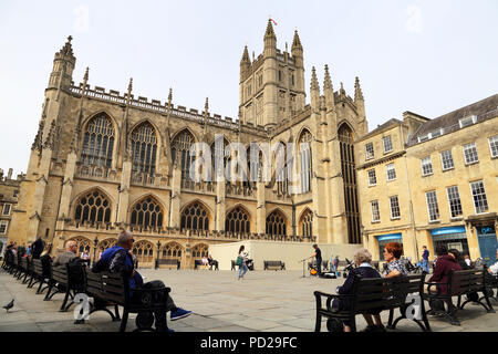 Die Abteikirche von St. Peter und Paul, Badewanne, gemeinhin als Bath Abbey bekannt, ist eine anglikanische Pfarrkirche und einem ehemaligen Benediktinerkloster lo Stockfoto