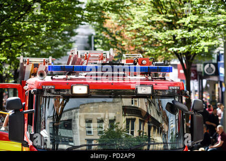 Nottingham Fire Service Fahrzeug im Zentrum der Stadt. Stockfoto