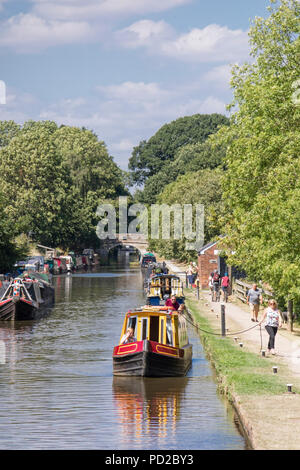 Sommertag auf der Shropshire Union Canal bei Wheaton Aston, Shropshire, England, Großbritannien Stockfoto