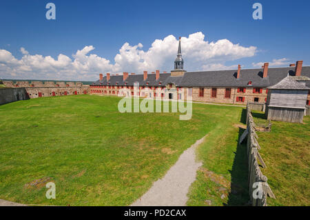 Die wichtigsten Exerzierplatz in der historischen Festung Louisbourg Stockfoto