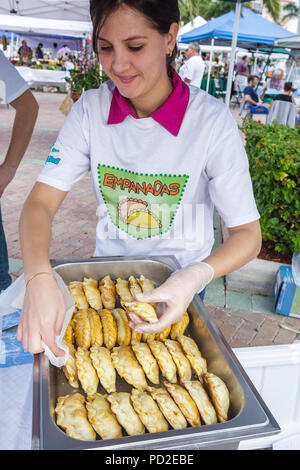 Boca Raton Florida, Royal Palm Place, Bauernmarkt, Shopping Shopper Shop Shops Markt Kauf Verkauf, Shop Geschäfte Business Unternehmen, Hispanic ethnischen Stockfoto